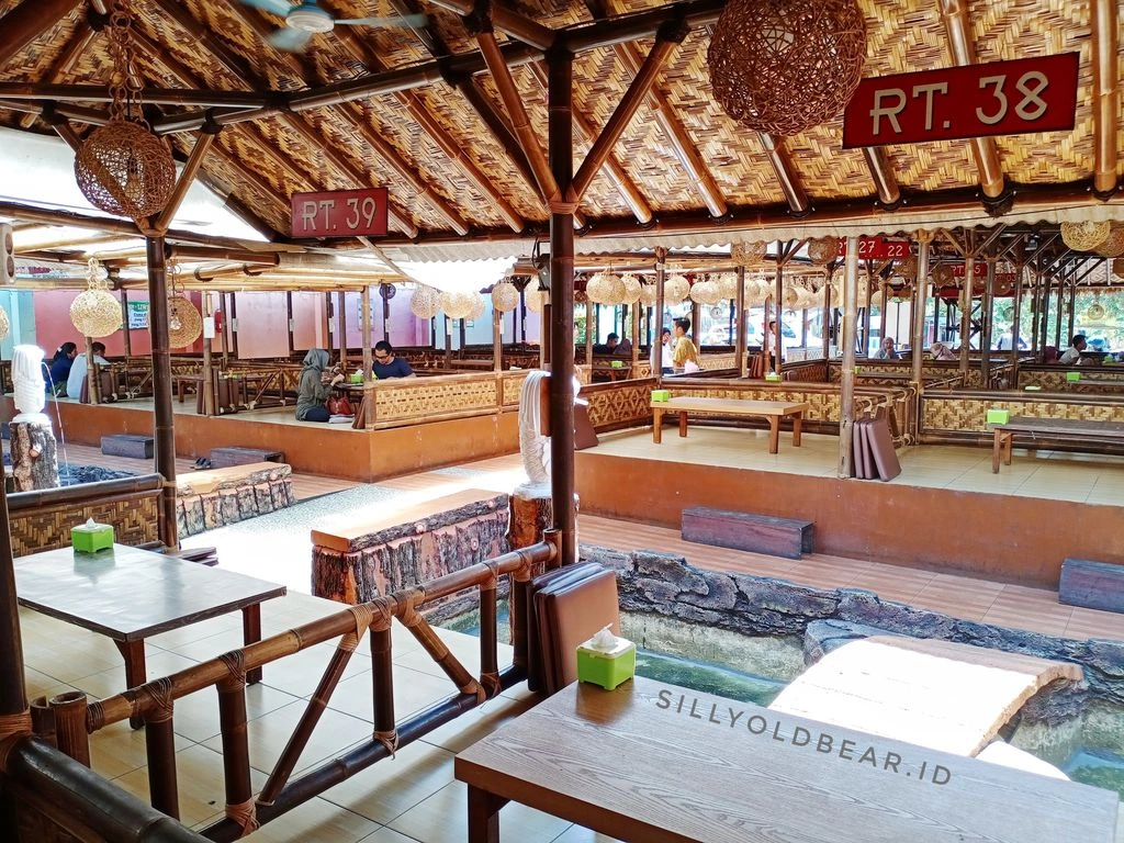 Kampung Kecil Restoran – Depok Timur tempat makan Cilodong